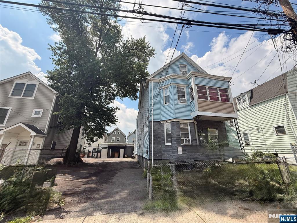 190 Taylor Street - Photo 1