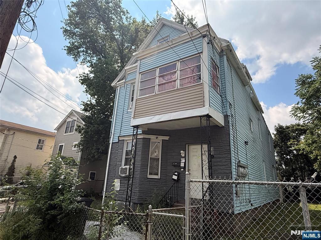 190 Taylor Street - Photo 2