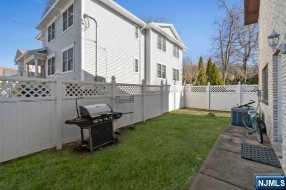 703 Day Avenue The first fl - Photo 2