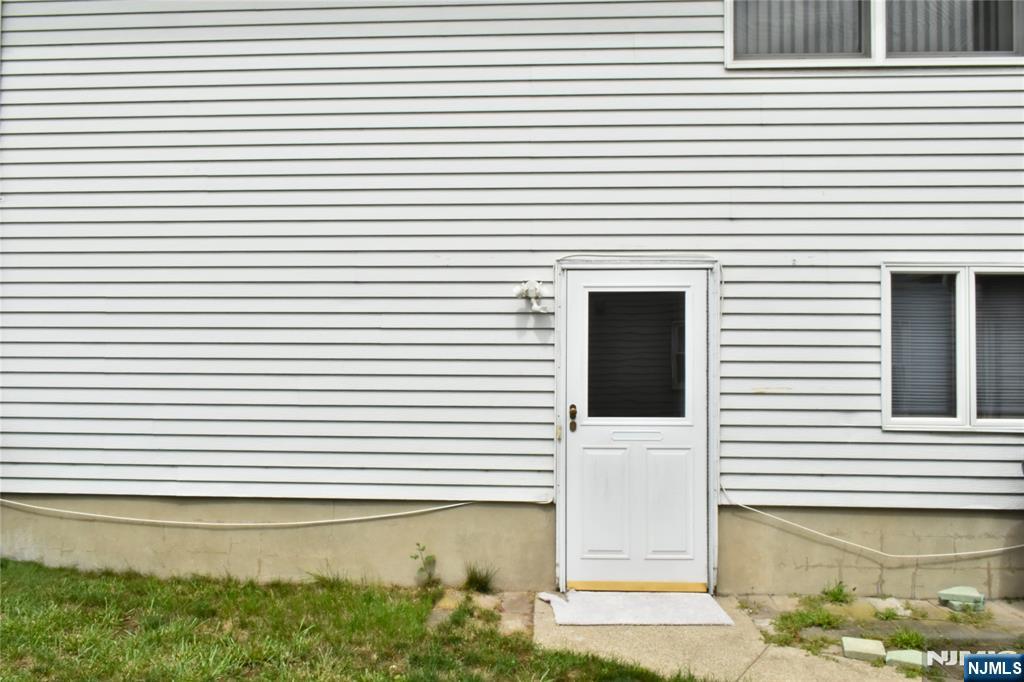 28 Elmhurst Street 1 - Photo 3