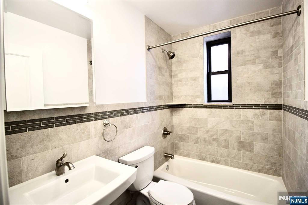 855 Broad Avenue 54 - Photo 2