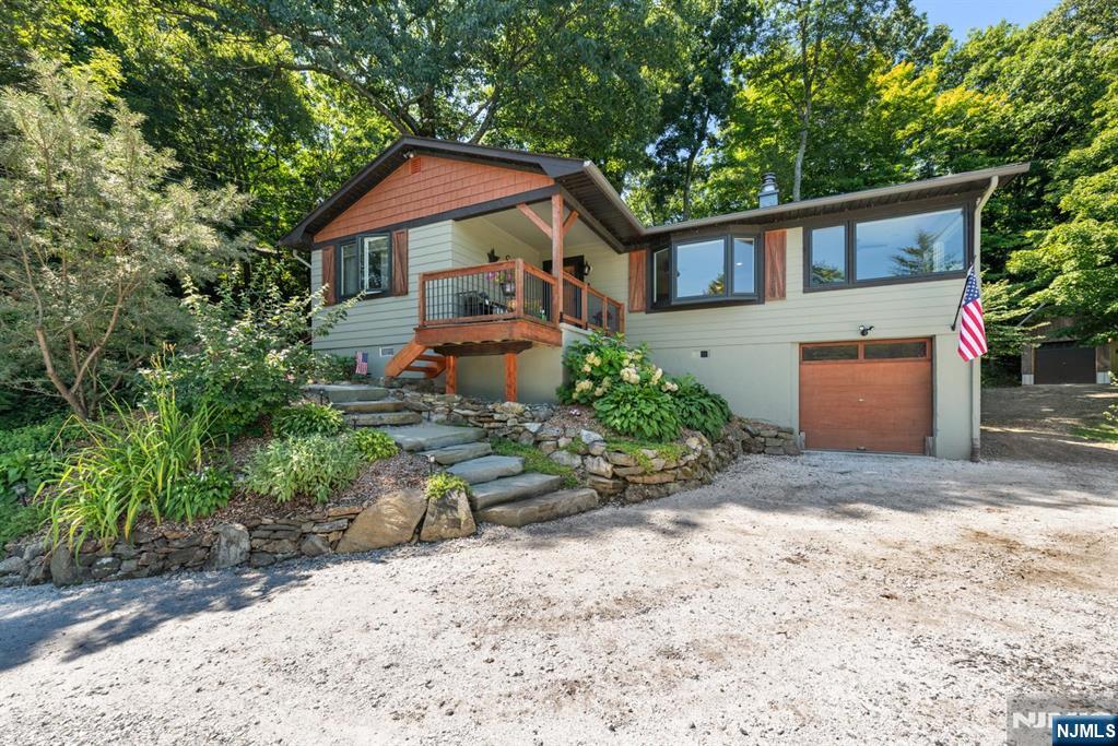 4 Glen Road - Photo 1