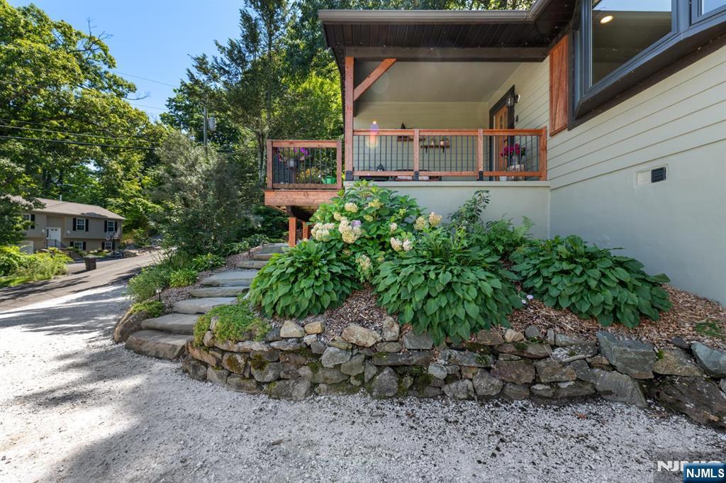4 Glen Road - Photo 2