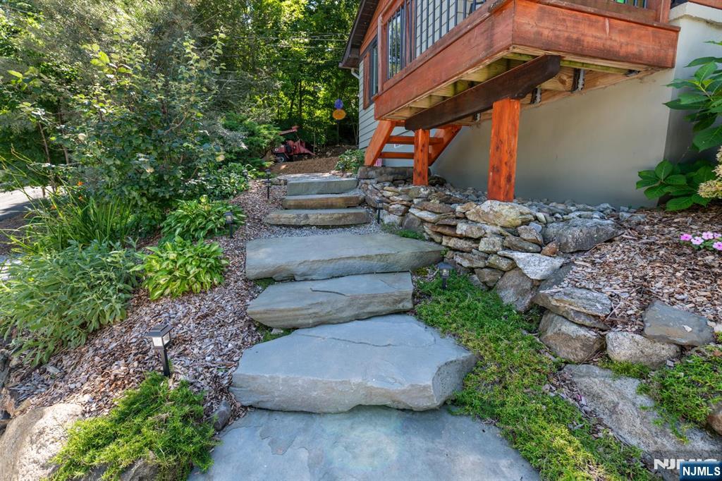 4 Glen Road - Photo 3