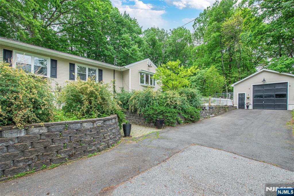1st image of 9 Albert St, West Milford, NJ 07480 | MLS# 26029831