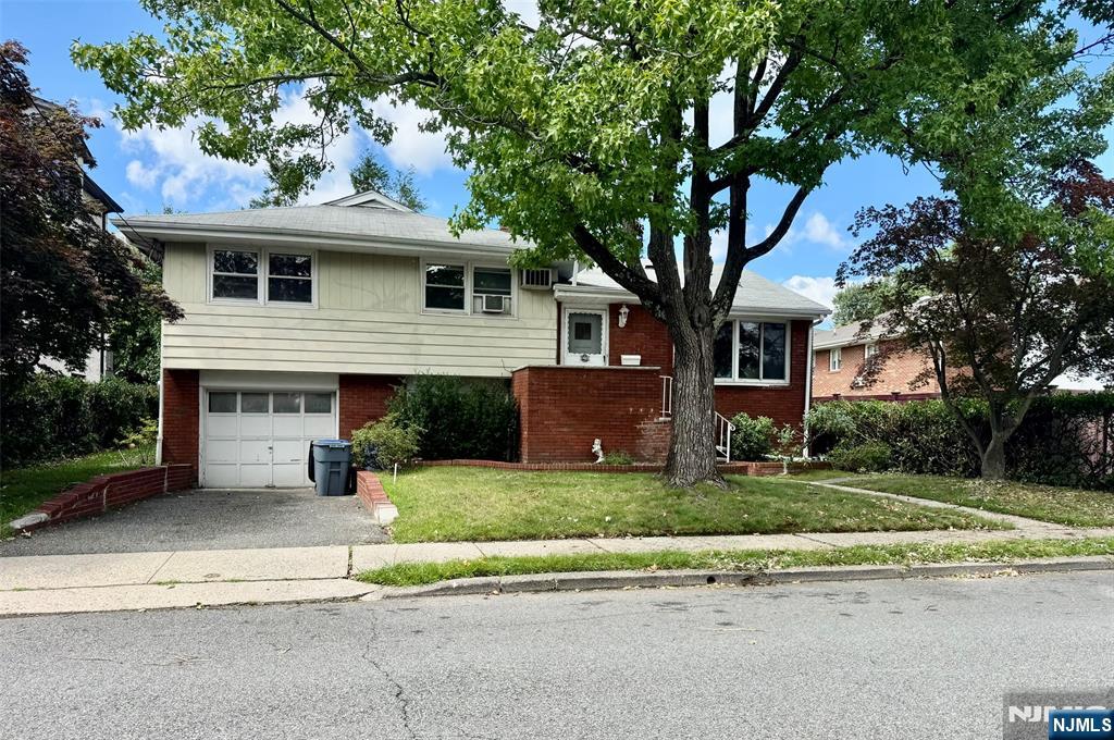 2465 Camner Street - Photo 1