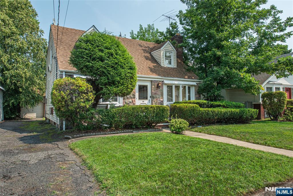 385-387 41st Street - Photo 2