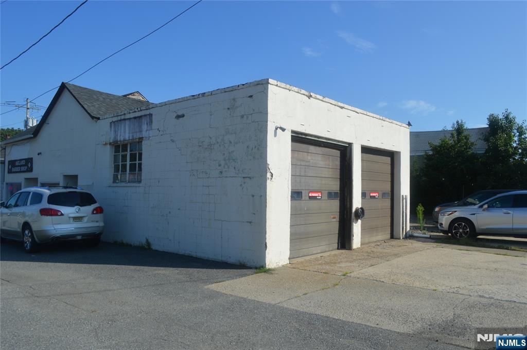5 Maple Avenue - Photo 1