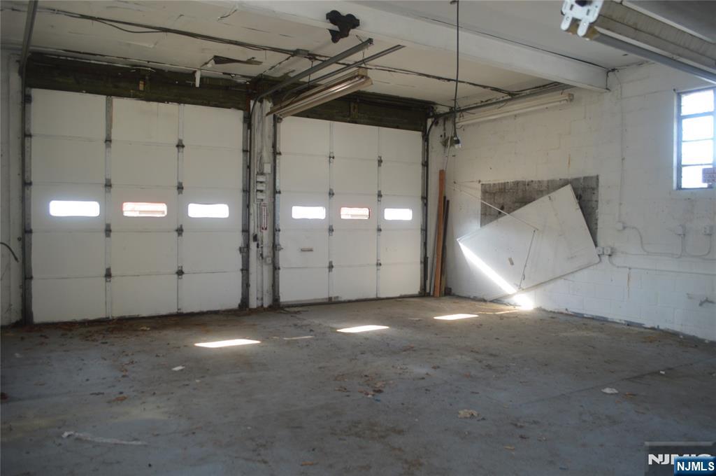 5 Maple Avenue - Photo 4