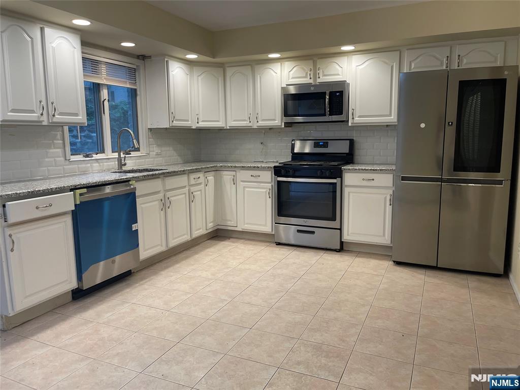 510 Roff Avenue B - Photo 2