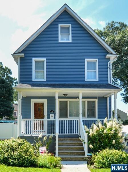 111 Cresskill Ave, Dumont, NJ 07628