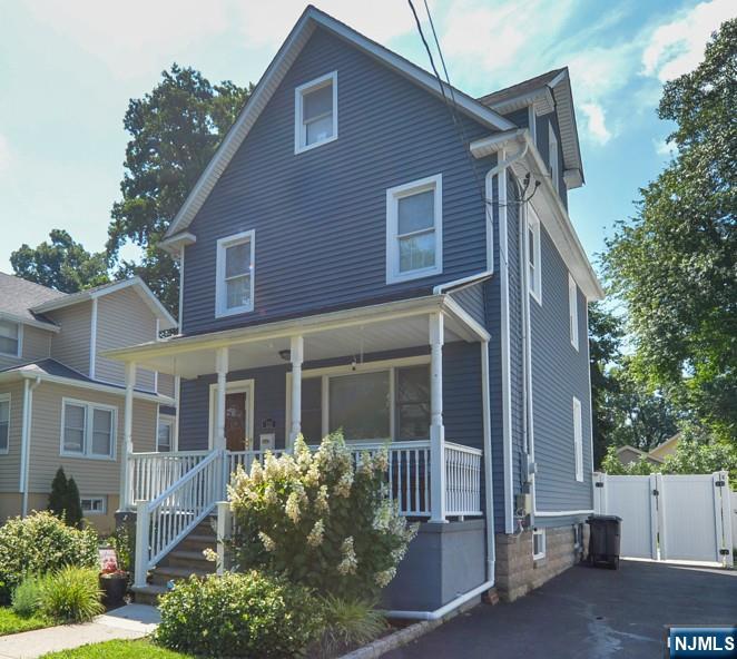 111 Cresskill Ave, Dumont, NJ 07628