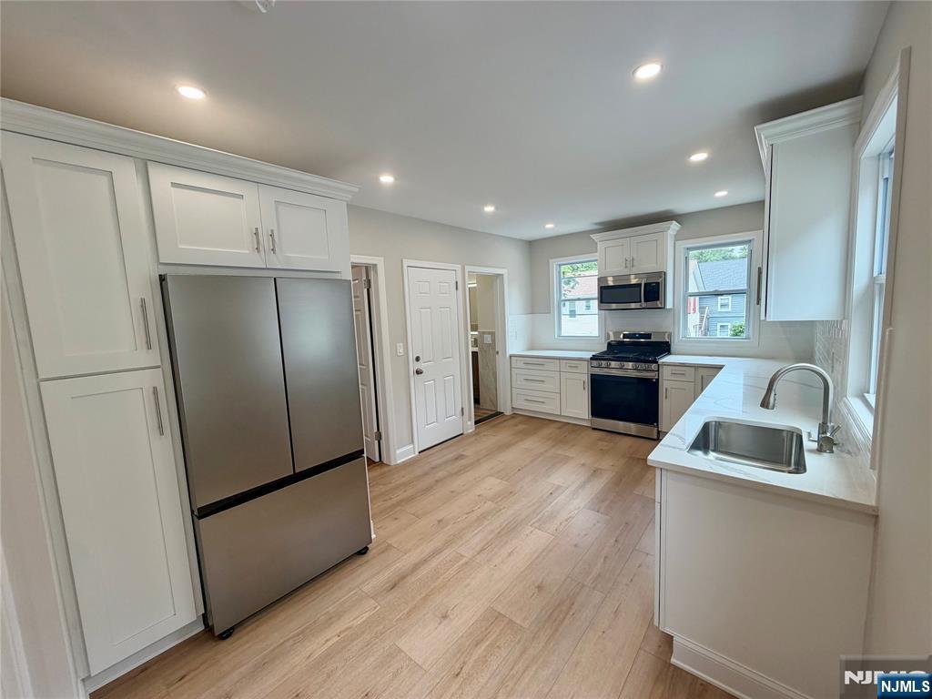 35 Claremont Avenue 2 - Photo 1