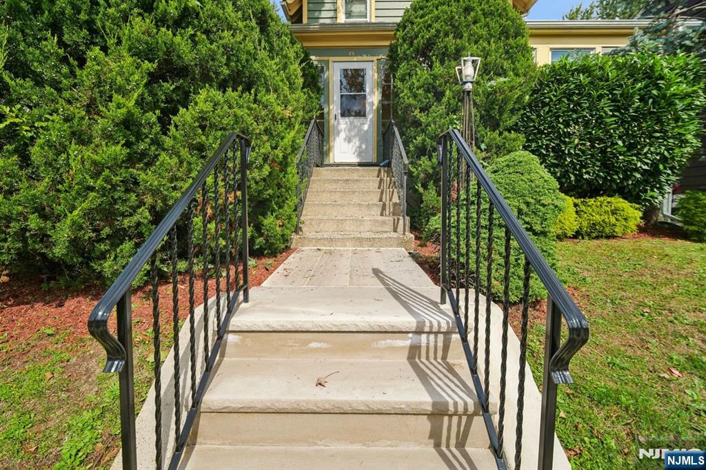 29 Brookfield Road 1st fl - Photo 2
