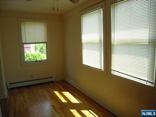 29 Brookfield Road 1st fl - Photo 3