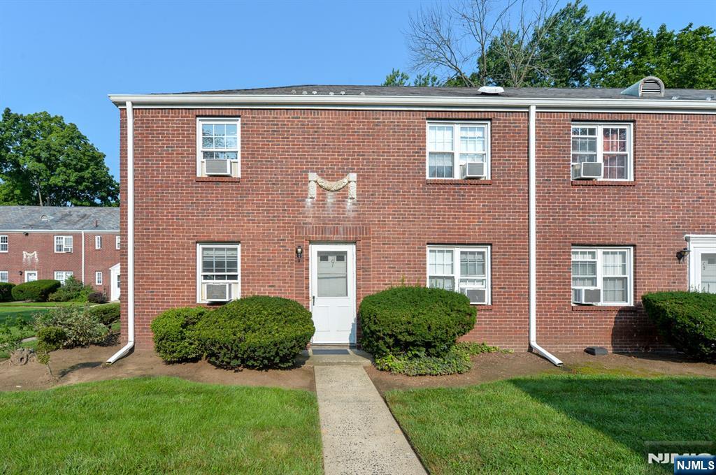 63 W Hudson Avenue C - Photo 1