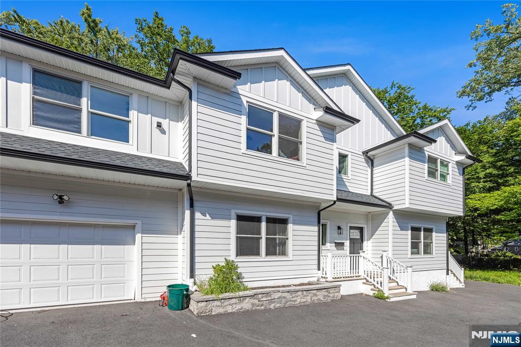 203 Queen Anne Road - Photo 2