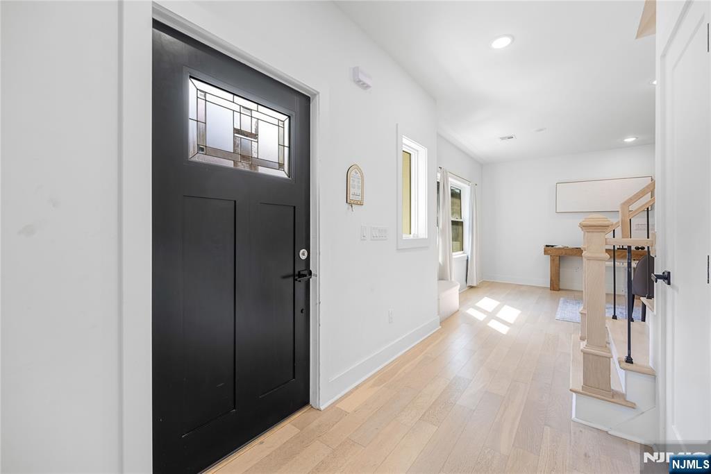 203 Queen Anne Road - Photo 4