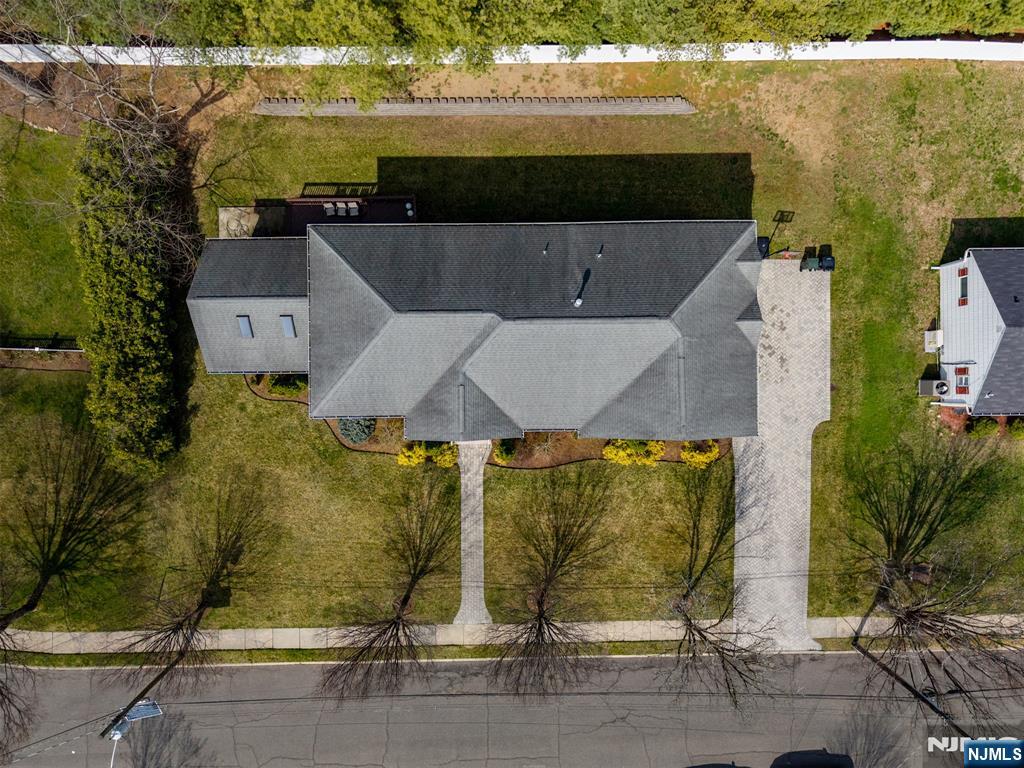 683 Victoria Ave, Paramus, NJ 07652