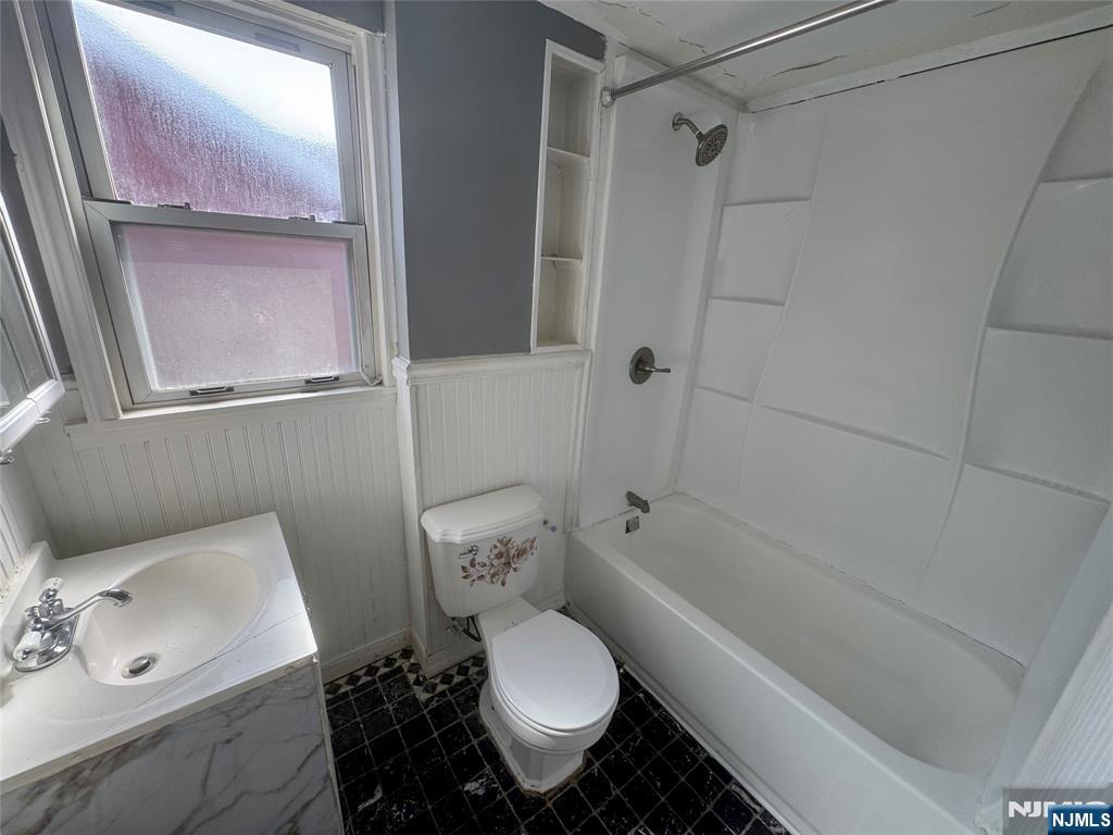 5th image of 1113 Woolley Ave, Union, NJ 07083 | MLS# 26029890