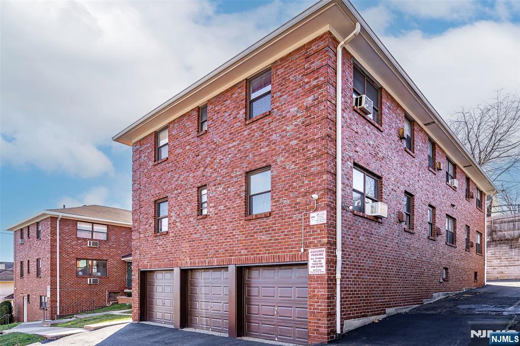 289 Essex H - Photo 2