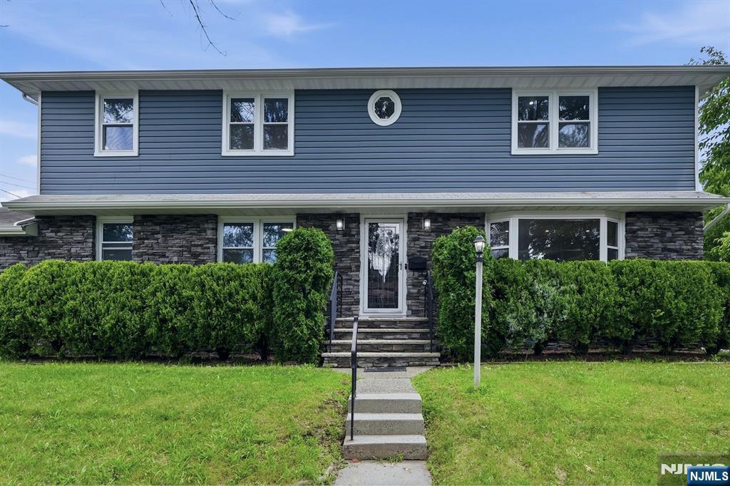 88 6th Street - Photo 2