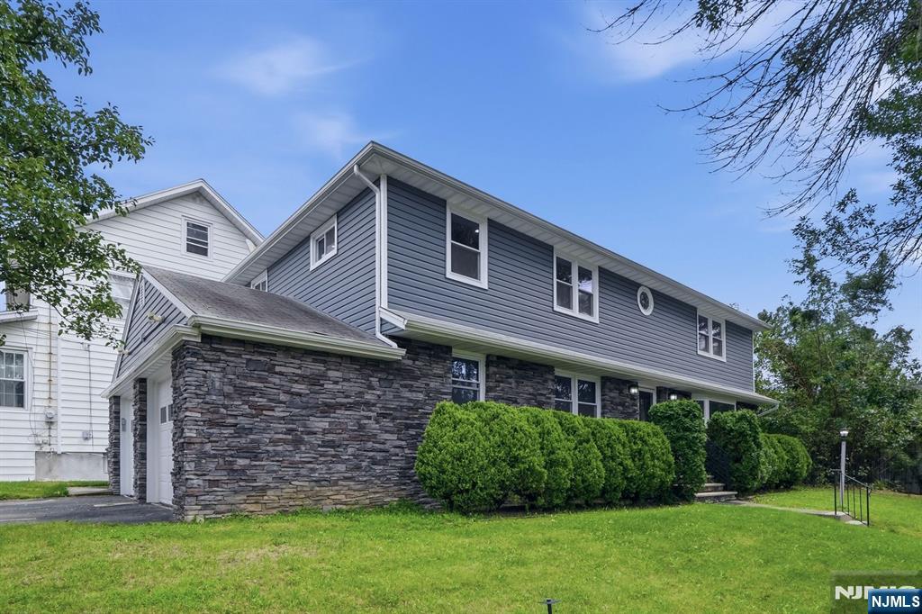 88 6th Street - Photo 4