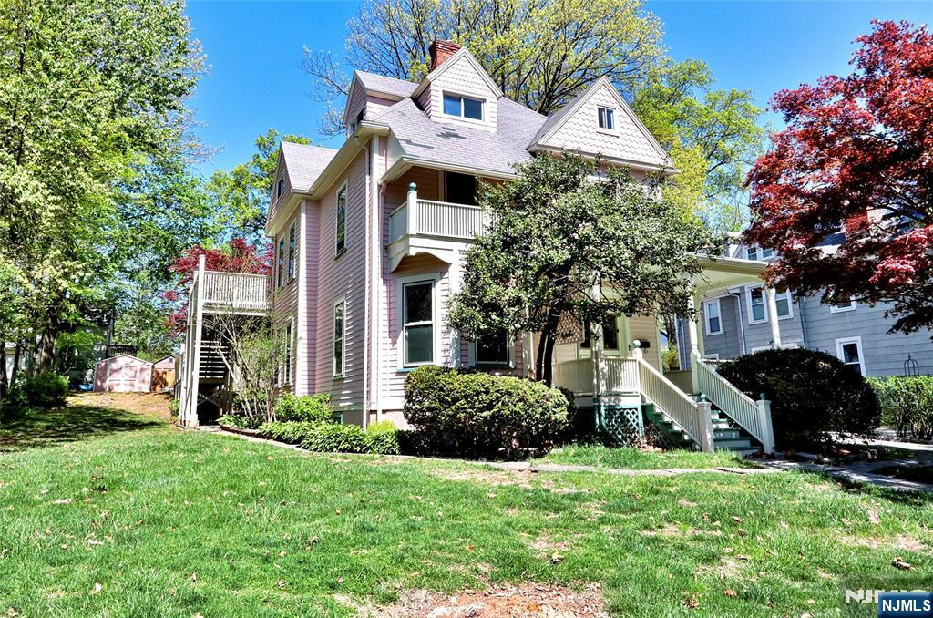 44 Christopher Street - Photo 1