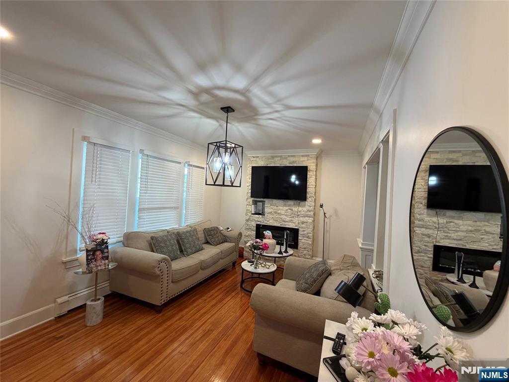 296 E 6th - Photo 2