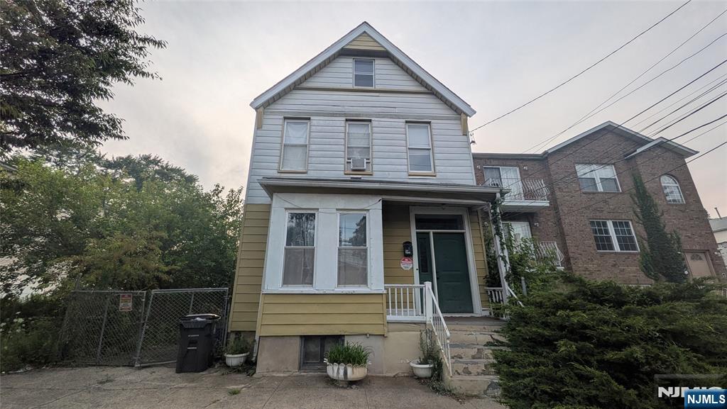 277 9th Street