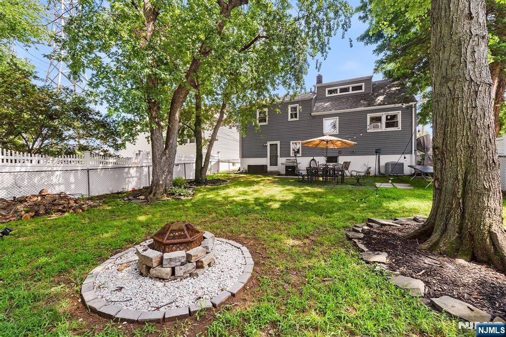 99 6th St, North Arlington, NJ 07031