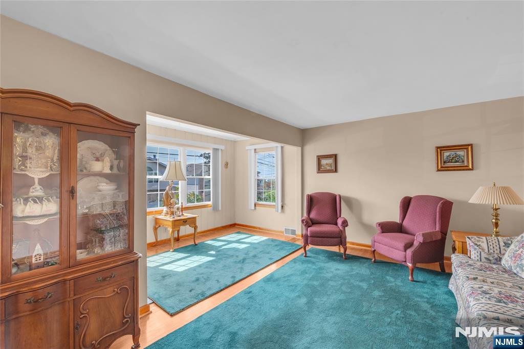 722 7th Street - Photo 3