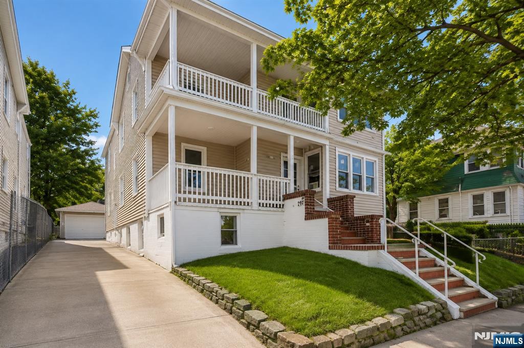 72 Sunset Avenue - Photo 1