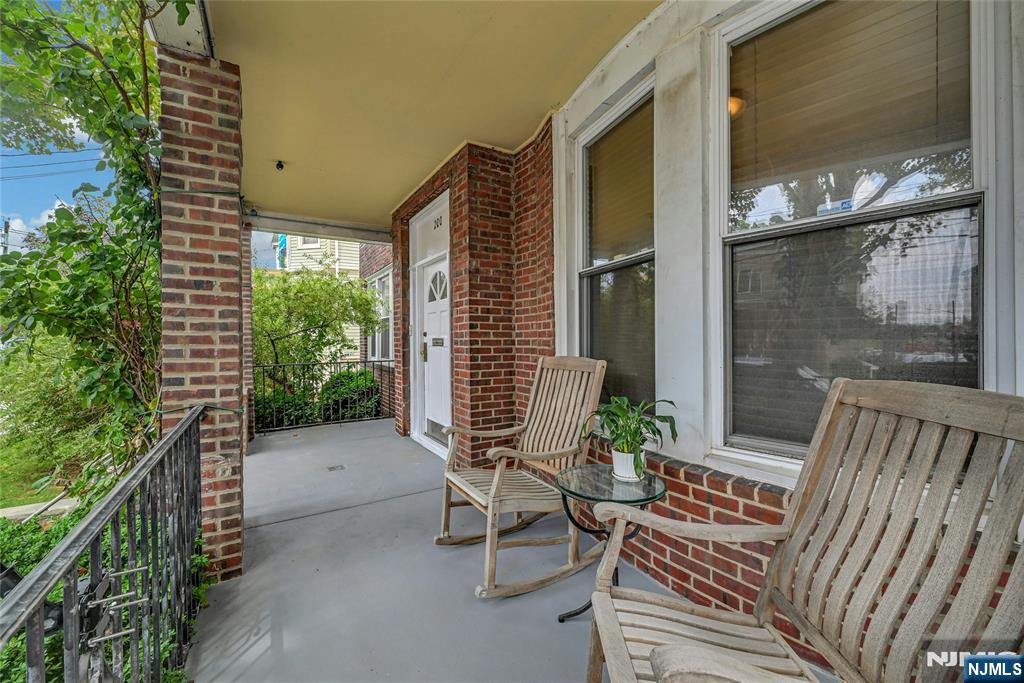200-202 Oak Street - Photo 3