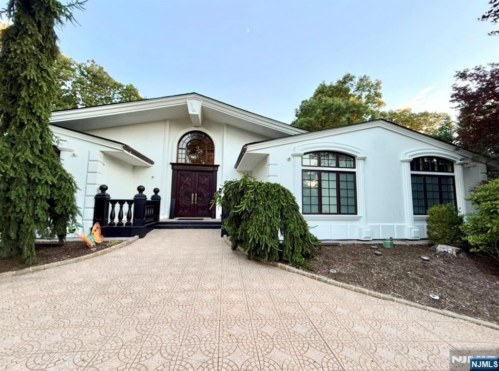 8 Driftwood Drive - Photo 1