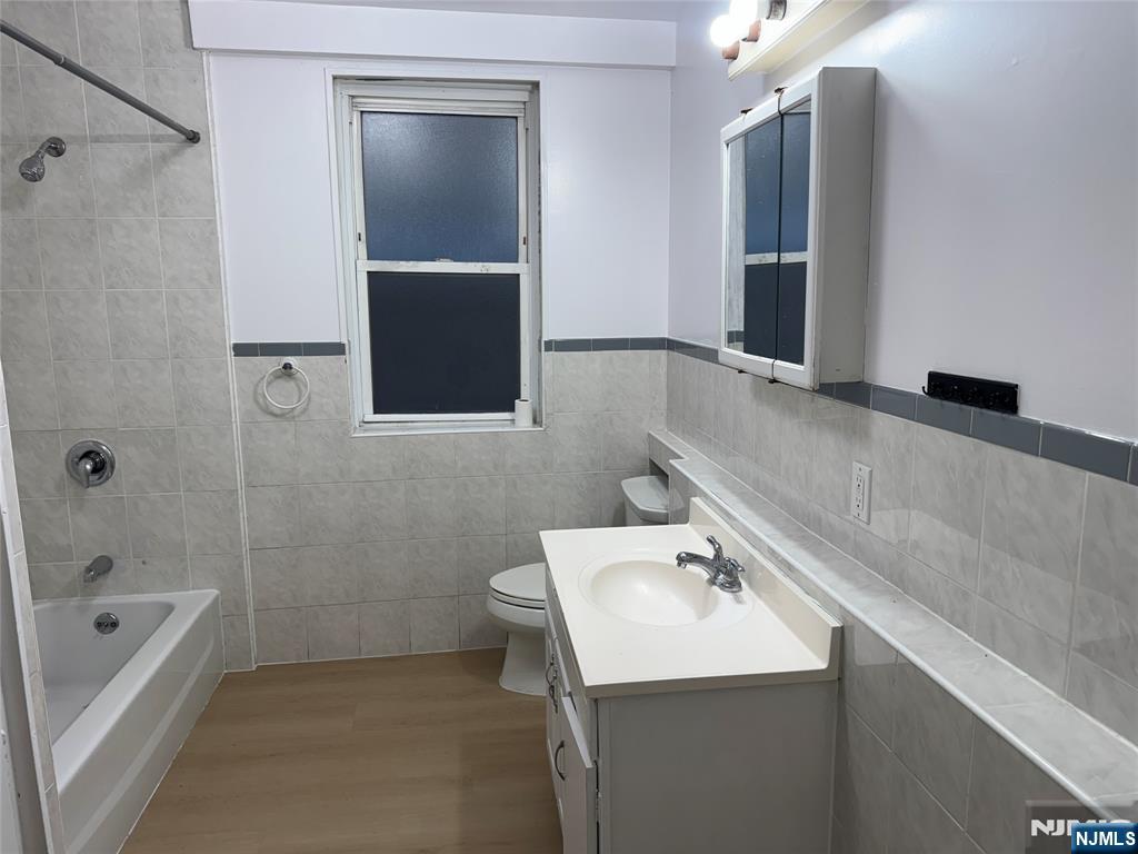 438 Highland Avenue - Photo 5