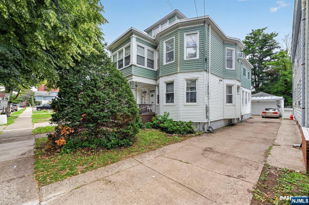 336 Trenton Avenue - Photo 1