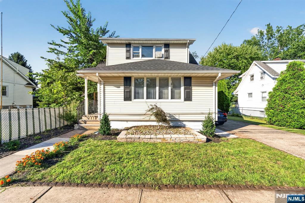 130 Rowland Avenue - Photo 1