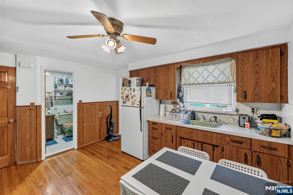 130 Rowland Avenue - Photo 5