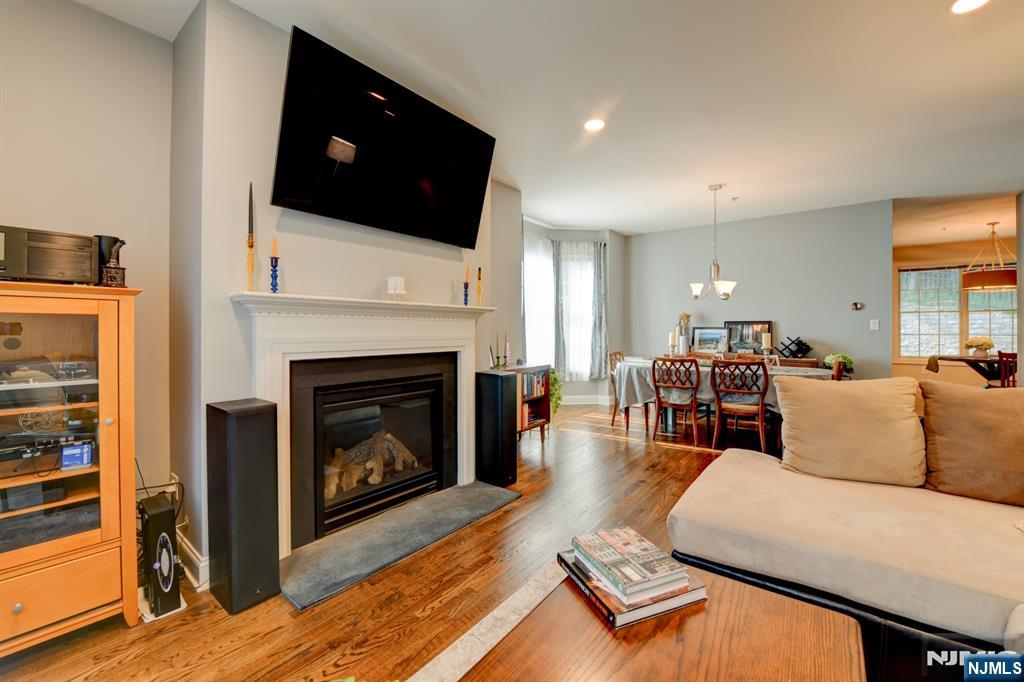 50 Bloomfield Avenue 50 - Photo 2