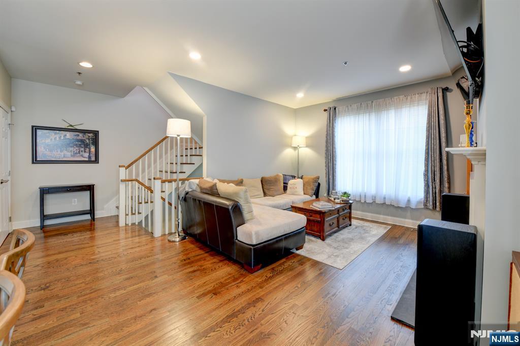 50 Bloomfield Avenue 50 - Photo 4