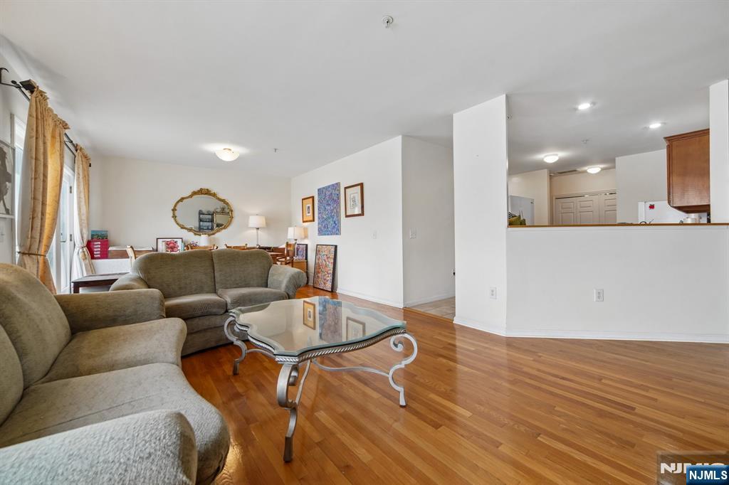 249 The Promenade, Edgewater, NJ 07020