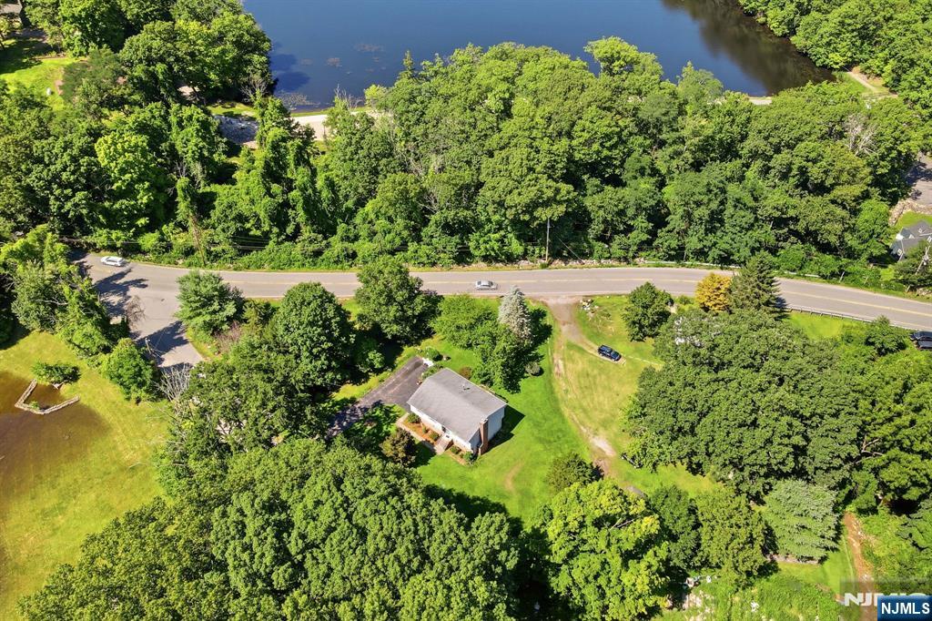 5 Apshawa Cross Road