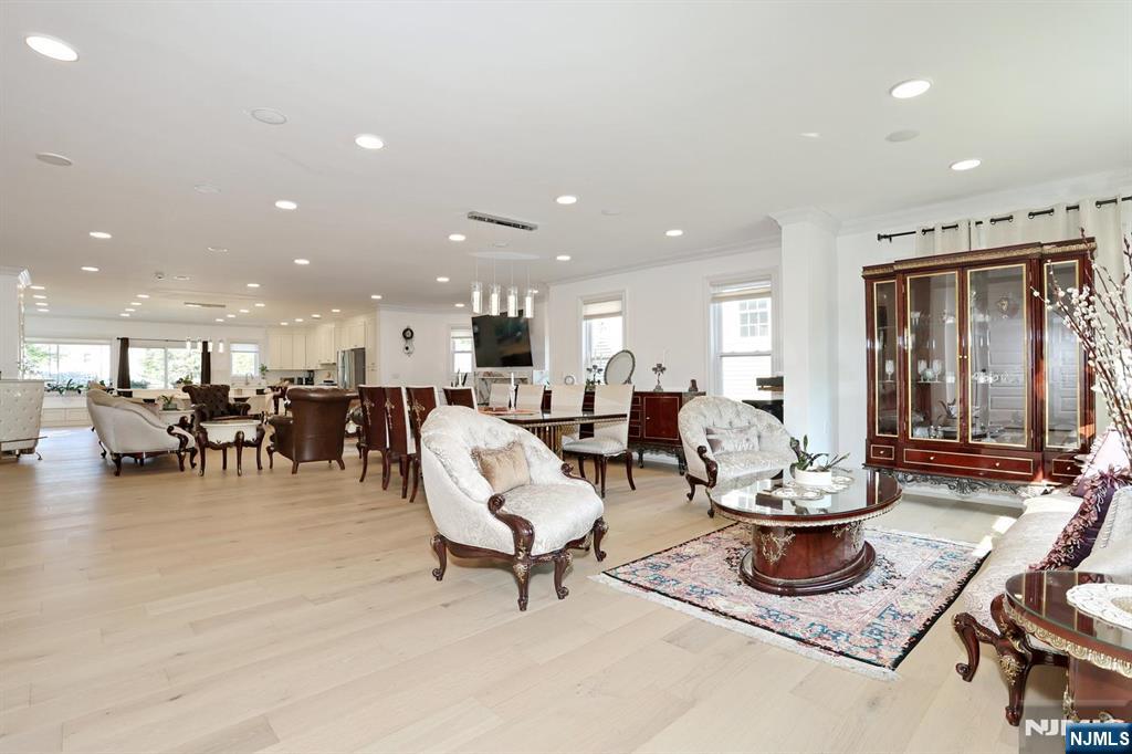 169 Woodward Avenue - Photo 3