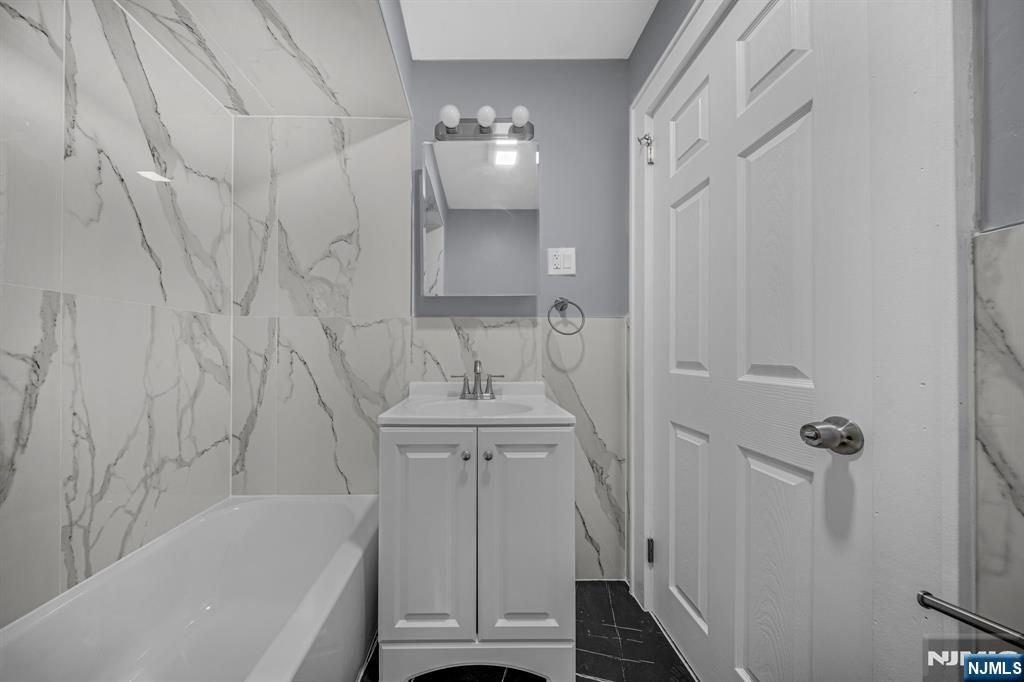 15 Tuttle Street 2 - Photo 4