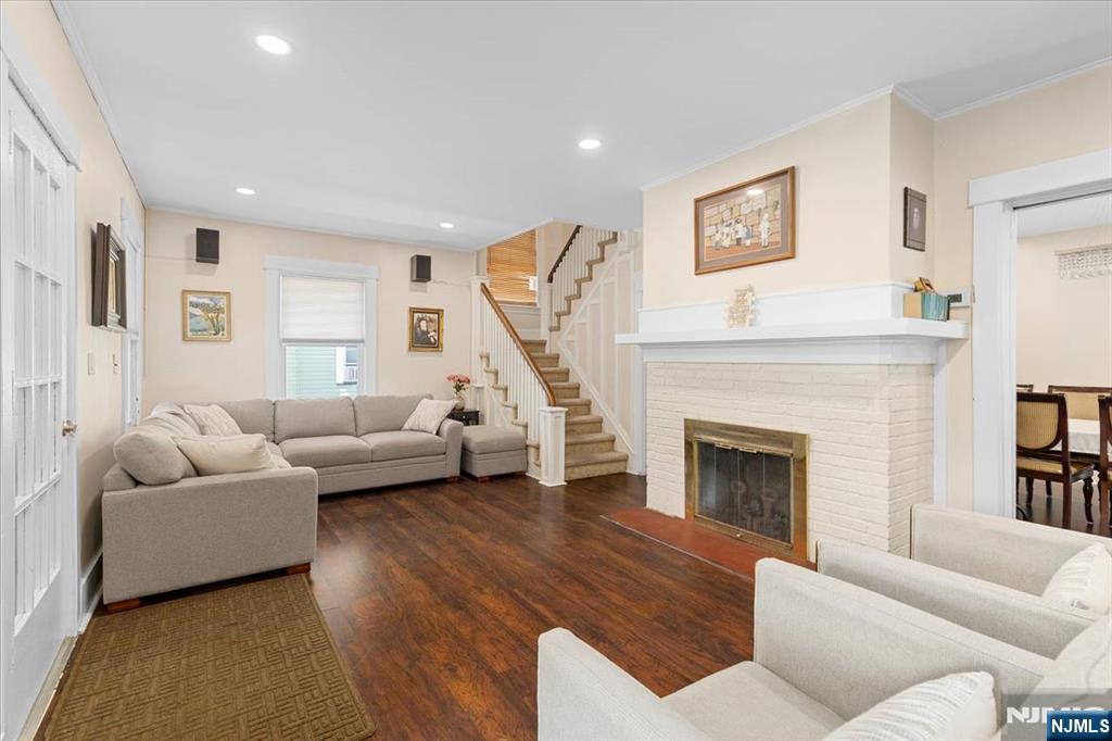 142 Ascension Street - Photo 2