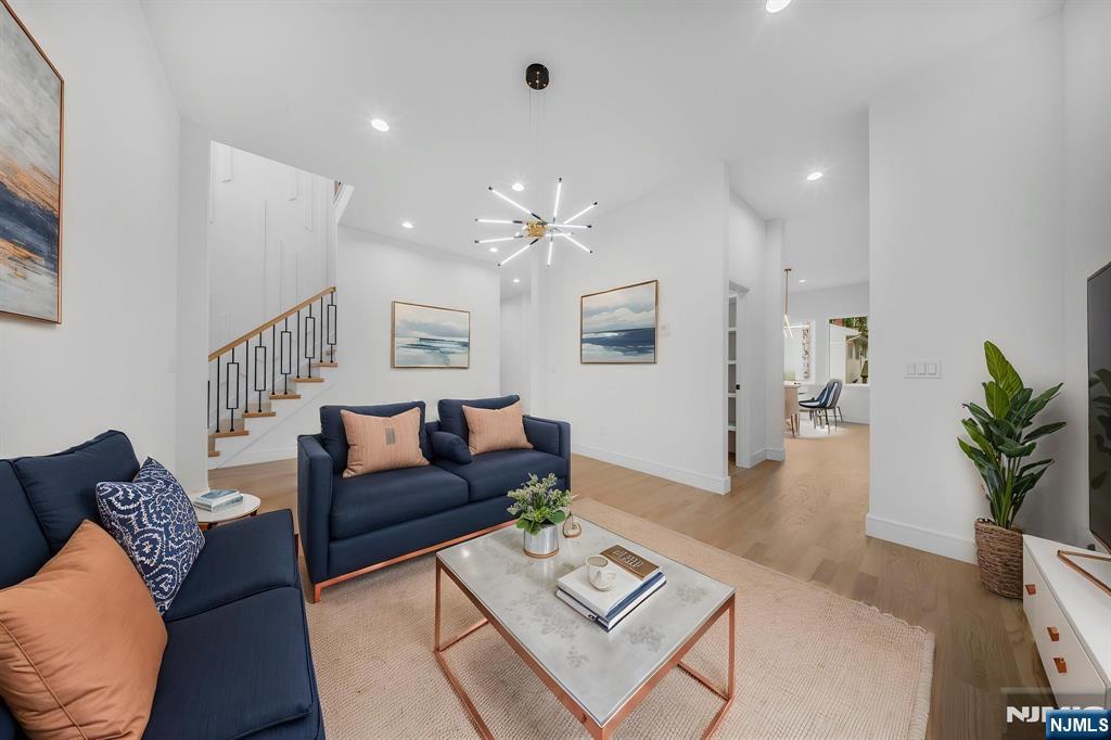 167 Palisades
