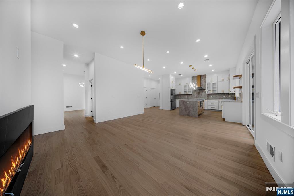 167 Palisades