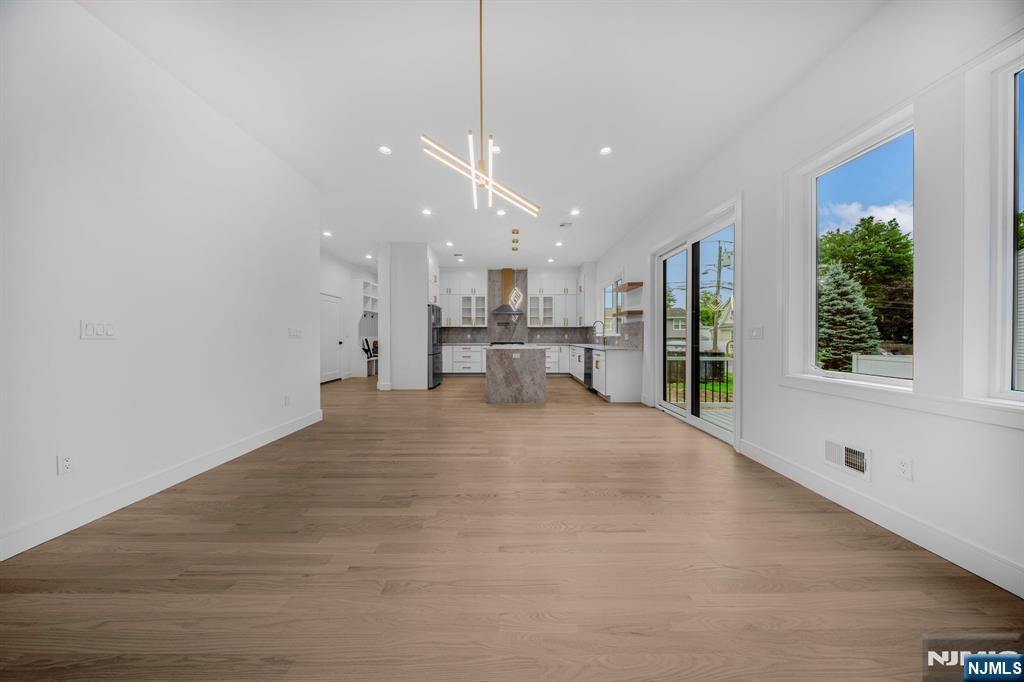 167 Palisades