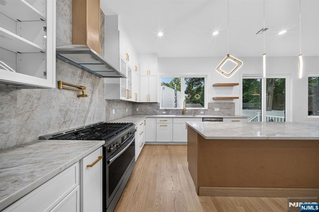 167 Palisades